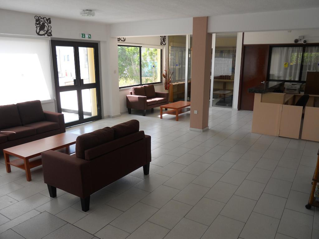Hotel apartamentowy A Maos Ajia Napa